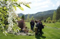 2016 - Май - Студенты ЕГФ на экскурсии в с. Камлак - Горно-Алтайский ботанический сад (24.05.2016)