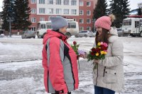 Волонтерская акция «Подари цветок маме!» (25.11.2018)