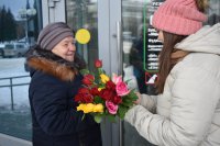 Волонтерская акция «Подари цветок маме!» (25.11.2018)