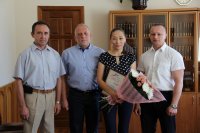 Награждение Емегеновой Э.А. благодарственным письмом Главы Республики Алтай 