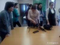 Студенты юристы на экскурсии у судебных приставов