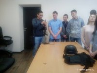 Студенты юристы на экскурсии у судебных приставов